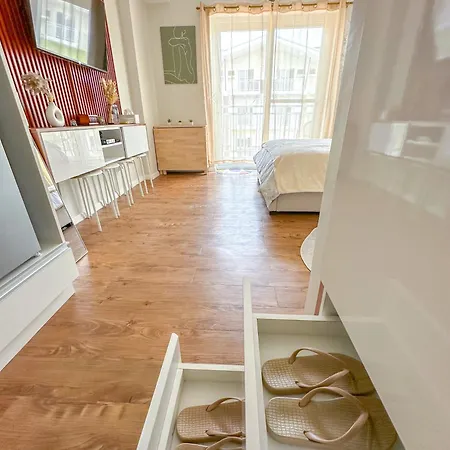 Quiet Studio 5 Mins From Airport With Fast Wifi, Netflix, Gym, Pool