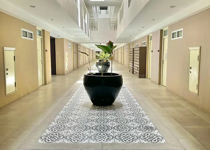 Quiet 5 Mins From Airport With Fast Wifi, Netflix, Gym, Pool *