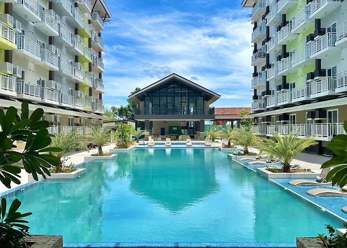 Quiet 5 Mins From Airport With Fast Wifi, Netflix, Gym, Pool *